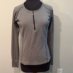 Noble Outfitters Gray Long Sleeve Women's Top